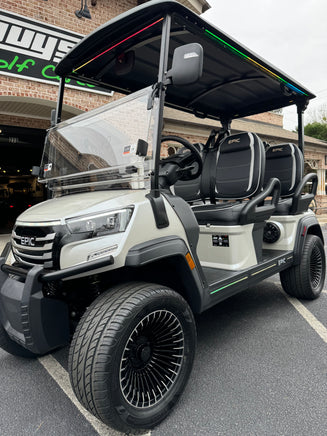 2025 EPIC E40FX 4FF LITHIUM WHITE SN:000223 - 3 Guys Golf Carts
